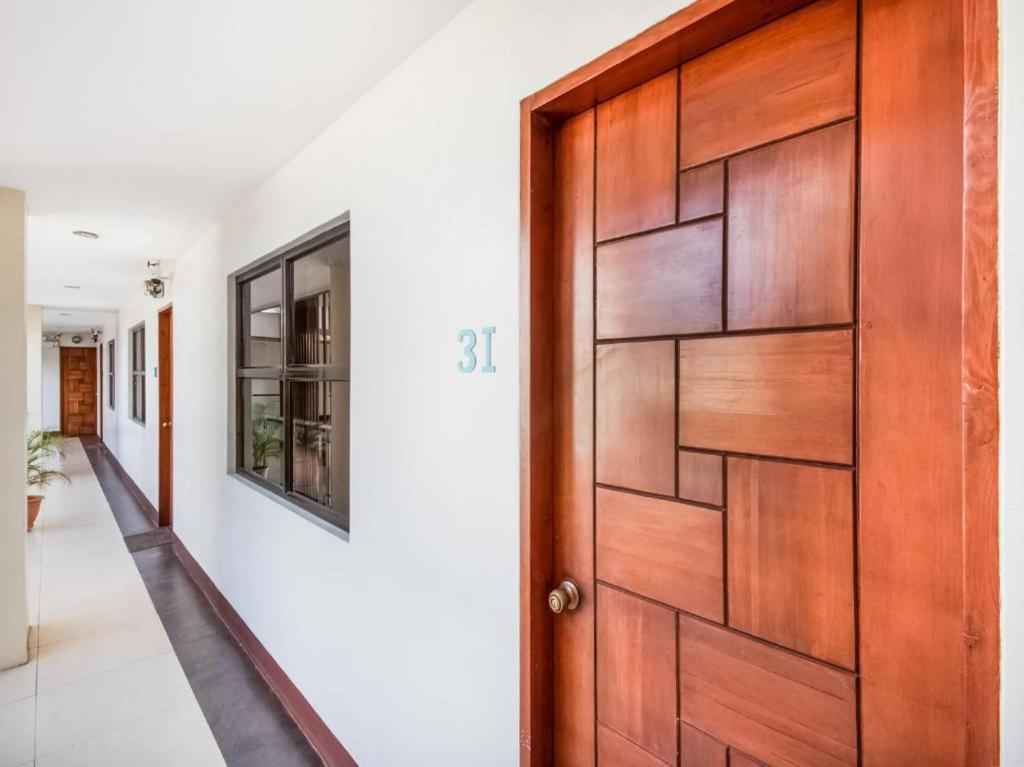 Mca Suites By Hiverooms Cebu Stadt Exterior foto